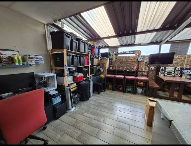 2 BEDROOM APARTMENT FOR SALE IN PARKRAND